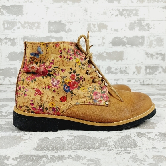 NEW Pneu by Borex Brown Floral Lace Up Chukka Boho Ankle Boots H564 - Picture 5 of 10